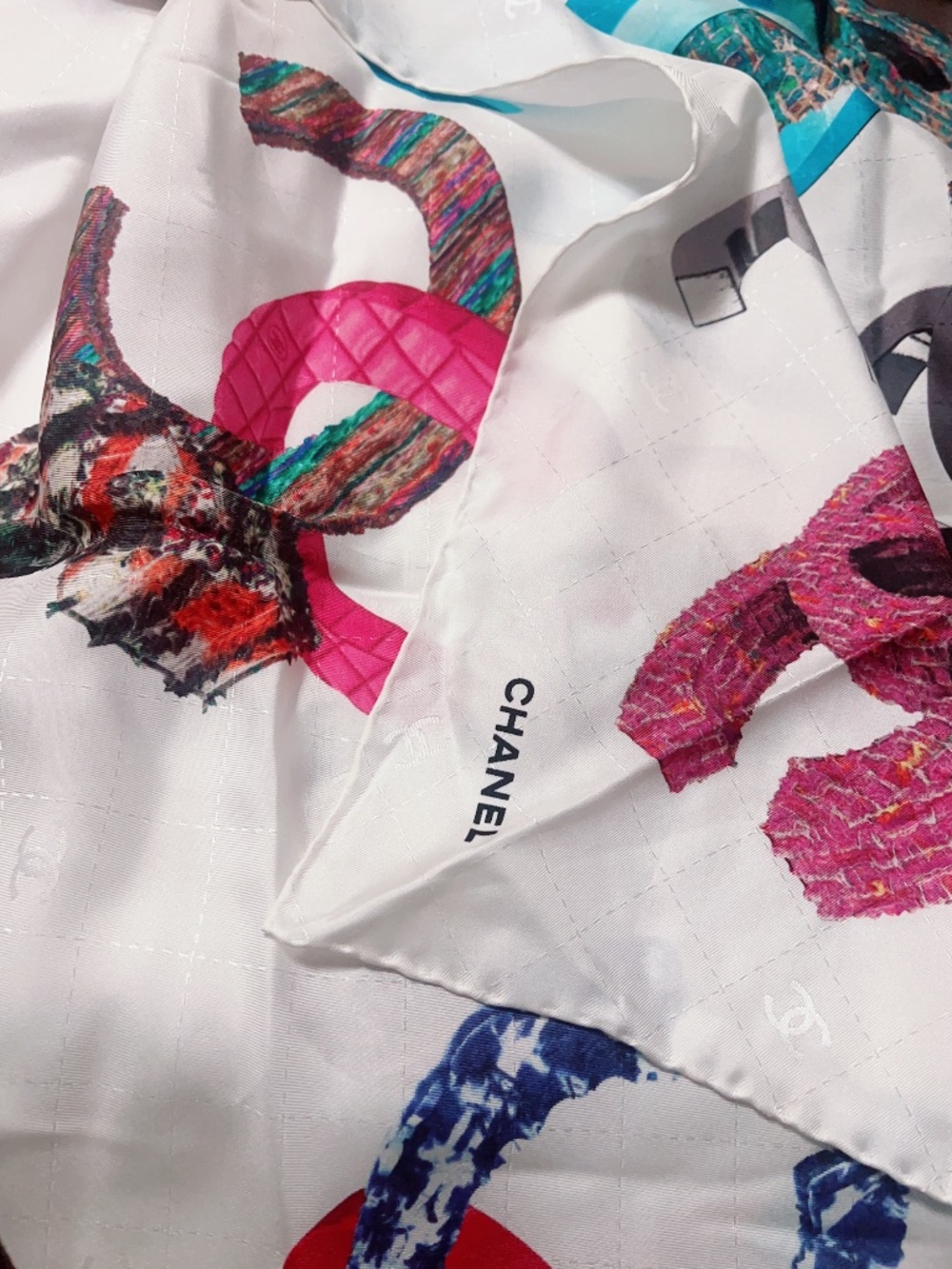 Brand New Chanel scarf shawl - Picture 6 of 9